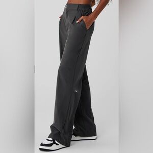 NWOT ALO High-Waist Pursuit Trouser